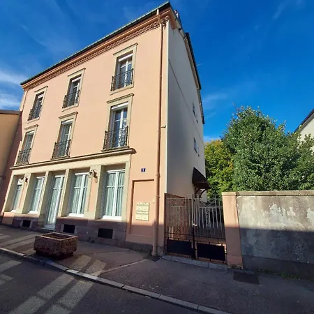 Des Capucins, Centre